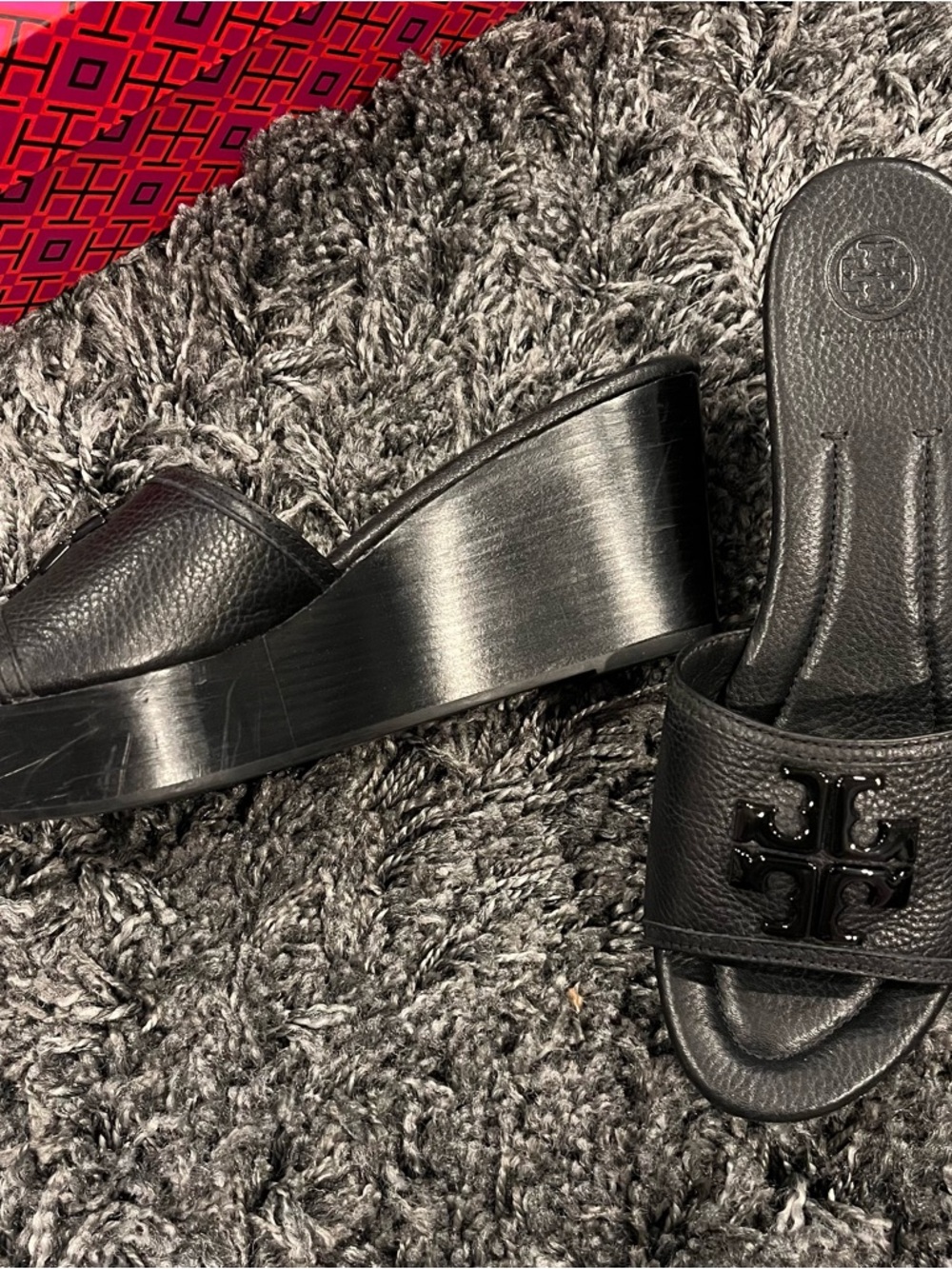 🌸TORY BURCH LOWELL 80MM TUMBLED BLACK LEATHER WEDGE SIZE 9.5🌸 - Picture 4 of 7